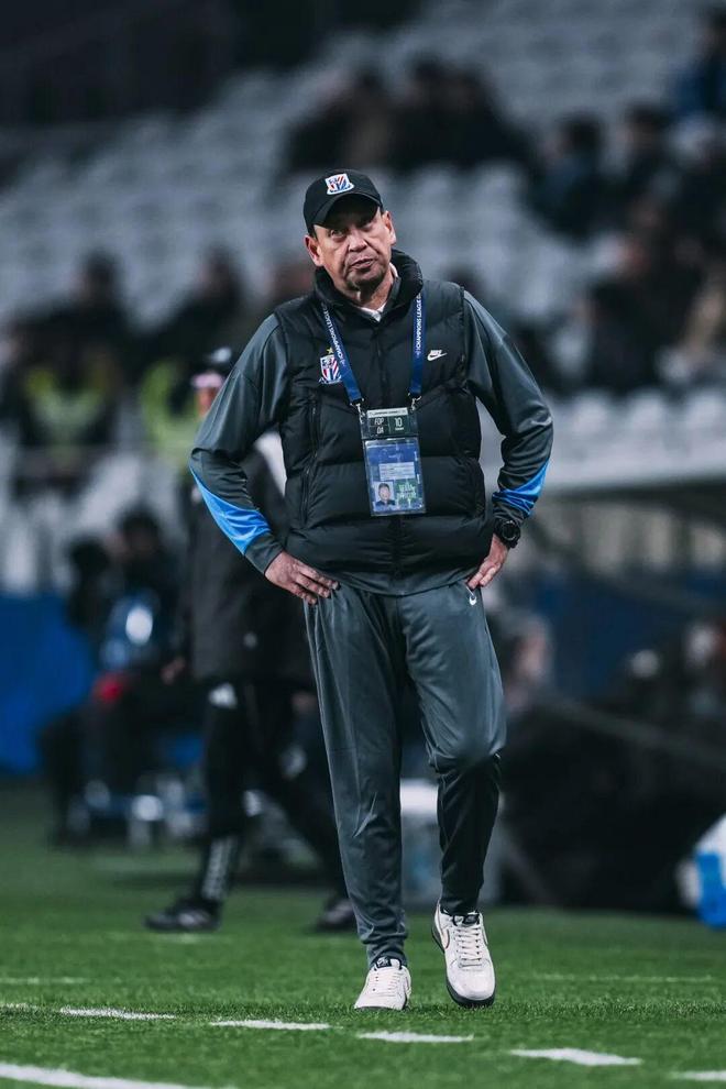 申花提前出局,斯卢茨基面临一道难题 申花提前出局,斯卢茨基面临一道难题