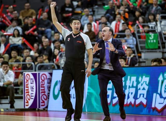 终于有大动作!辽篮连续签下两名超级外援,第二阶段要全力冲刺? 终于有大动作!辽篮连续签下两名超级外援,第二阶段要全力冲刺?