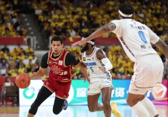 急功近利！山西花大钱却离冠军渐行渐远，管理层毫无耐心拿啥冲冠