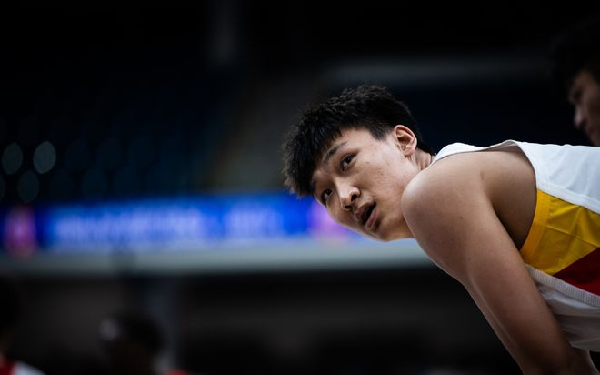 体育生学霸!中国留洋中锋GPA满分 是西雅图主力被誉为阿联接班人 体育生学霸!中国留洋中锋GPA满分 是西雅图主力被誉为阿联接班人