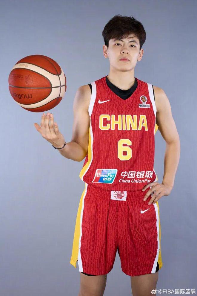 24岁杨舒予接任中国女篮队长,今晚将带队冲击世界杯 24岁杨舒予接任中国女篮队长,今晚将带队冲击世界杯