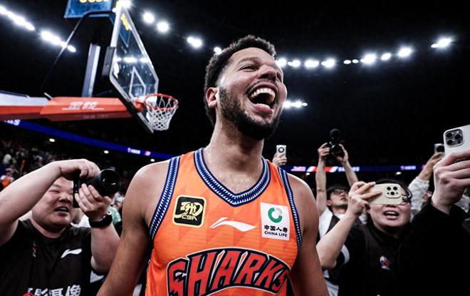 辽篮12人名单重排!赵继伟搭档3外援,1个短板暴露,弃用李虎翼 辽篮12人名单重排!赵继伟搭档3外援,1个短板暴露,弃用李虎翼