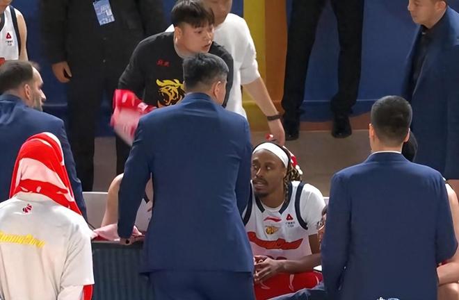 全明星MVP0分，三分赛冠军投不进三分球，杜锋一手好牌打得稀碎