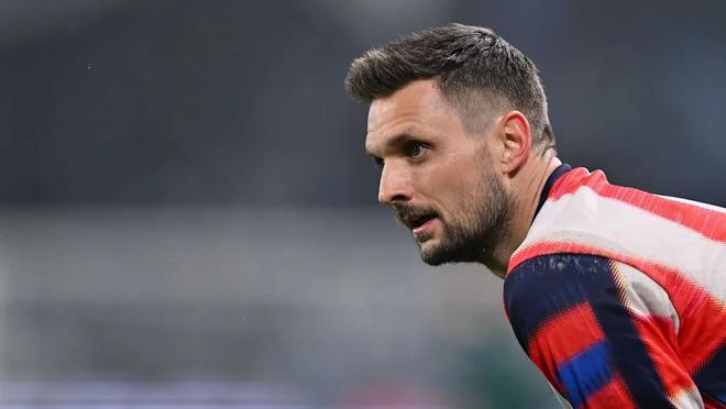 踢球者:若乌尔赖希愿意续约,拜仁预计向他提供一年新合同 踢球者:若乌尔赖希愿意续约,拜仁预计向他提供一年新合同