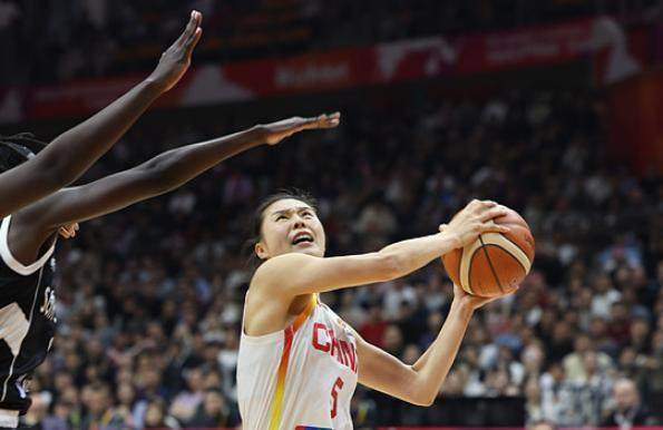 中国女篮轻取南苏丹!王思雨下半场轰17分 中国女篮轻取南苏丹!王思雨下半场轰17分