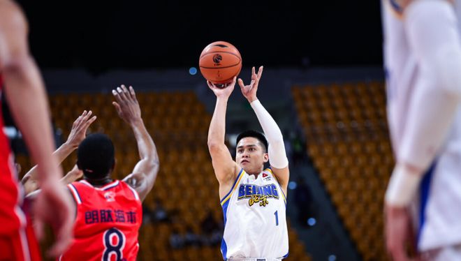 北京VS天津复仇之战!周琦携手麦基制霸内线,许利民全力冲刺前四 北京VS天津复仇之战!周琦携手麦基制霸内线,许利民全力冲刺前四