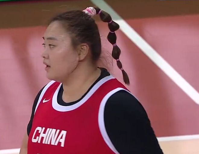 6投1中,得2分!女篮顶级中锋连续低迷,球迷:不如刘禹彤 6投1中,得2分!女篮顶级中锋连续低迷,球迷:不如刘禹彤