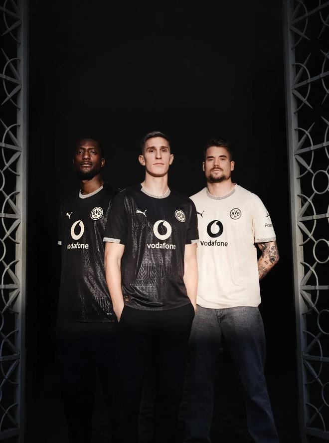 致敬历史,多特发布特别版球衣纪念球队老主场“红土地”100周年 致敬历史,多特发布特别版球衣纪念球队老主场“红土地”100周年