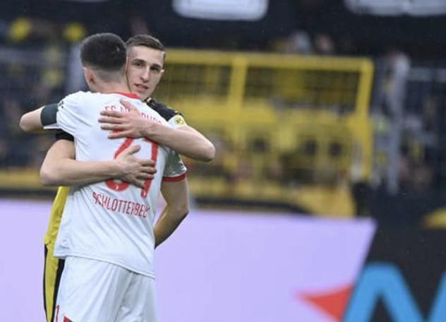 和哥哥均作为队长在场上相遇,施洛特贝克:这一刻非常特别 和哥哥均作为队长在场上相遇,施洛特贝克:这一刻非常特别