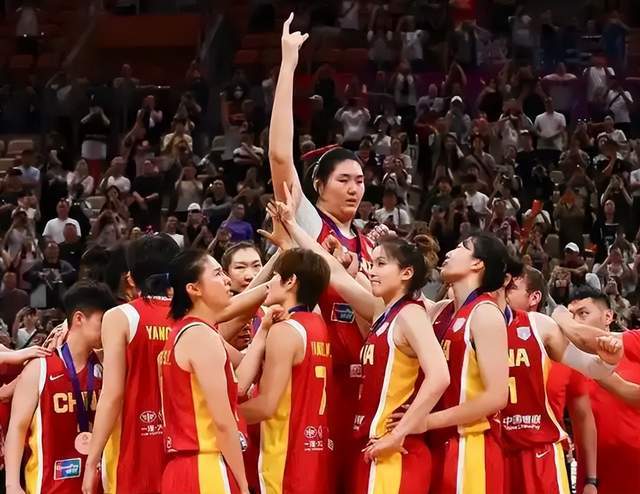 李月汝哽咽,宫鲁鸣下课?新帅锁定1人,曾亚运夺冠,王治郅辅佐 李月汝哽咽,宫鲁鸣下课?新帅锁定1人,曾亚运夺冠,王治郅辅佐