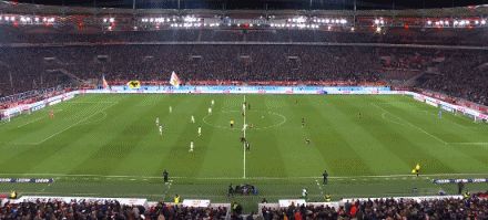 半场：斯图加特0-0莱比锡，鲍姆加特纳造险