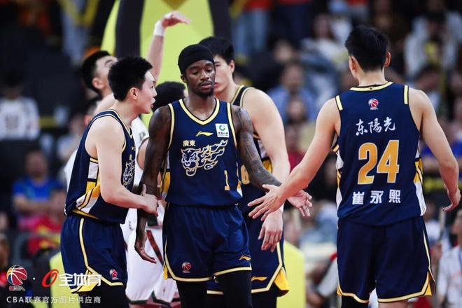 外线失准，华南虎主场不敌辽宁