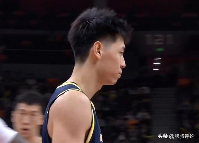 加盟广东首秀！崔永熙5中1得2分3板 单挑赵继伟后仰跳投+追身大帽