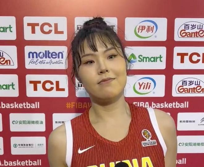 李月汝：背靠背赛程确实挺难受，今天我们打出了更流畅的配合