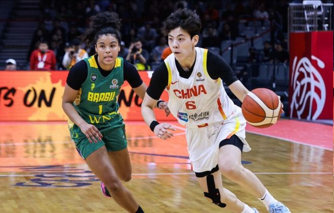 终于对得起宫鲁鸣了!女篮主控砍11+7+4,球迷:前两天声音大了点 终于对得起宫鲁鸣了!女篮主控砍11+7+4,球迷:前两天声音大了点