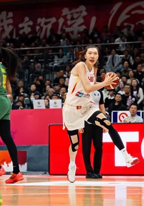 韩旭22+8，王思雨17分！中国女篮83-71巴西，世预赛4胜1负收官