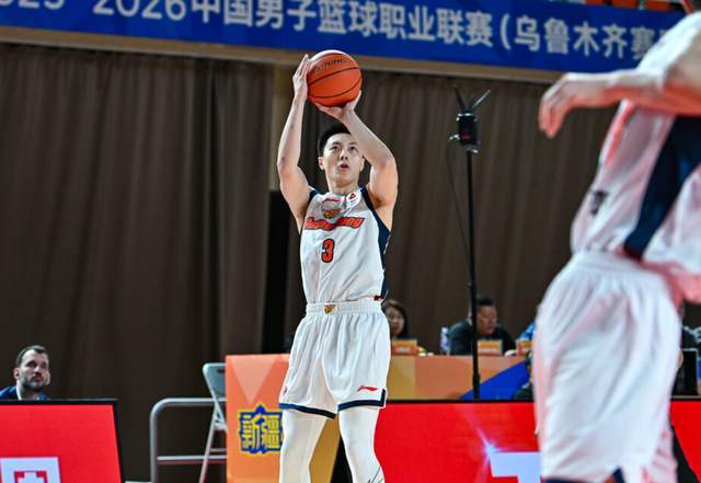 广东大胜不足为喜!王牌后卫22分钟仅拿2分,杜锋看不到争冠希望 广东大胜不足为喜!王牌后卫22分钟仅拿2分,杜锋看不到争冠希望