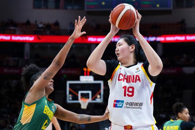 中国女篮以83比71击败巴西女篮,4胜1负收官世界杯资格赛 中国女篮以83比71击败巴西女篮,4胜1负收官世界杯资格赛