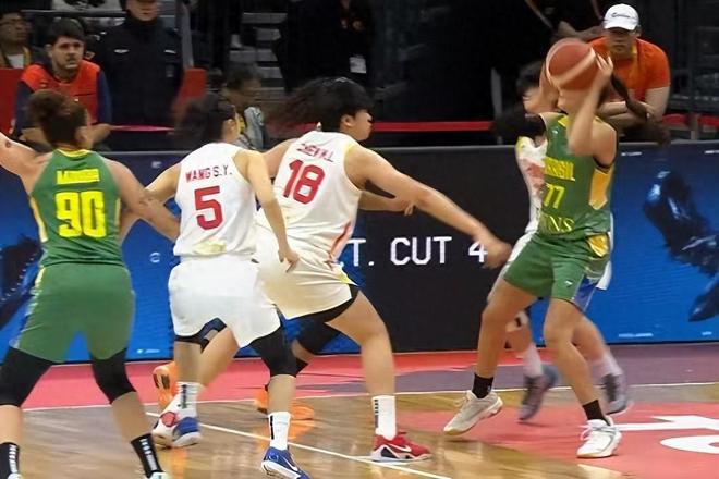 中国女篮完美收官迎3连胜！宫鲁鸣用心良苦，王思雨不再是遮羞布