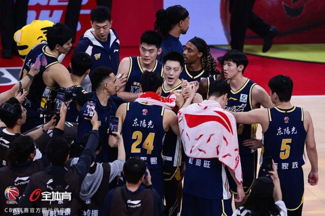 6人得分上双!广东主场大胜新疆 6人得分上双!广东主场大胜新疆