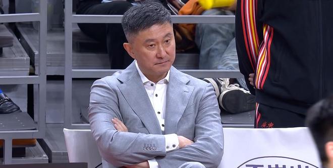 杜锋做对决定！弃用3将激活最强崔永熙徐杰，广东22分复仇新疆