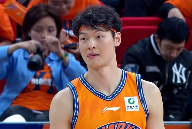 8连胜!坐稳积分榜第一名,CBA总冠军悬念越来越小了 8连胜!坐稳积分榜第一名,CBA总冠军悬念越来越小了