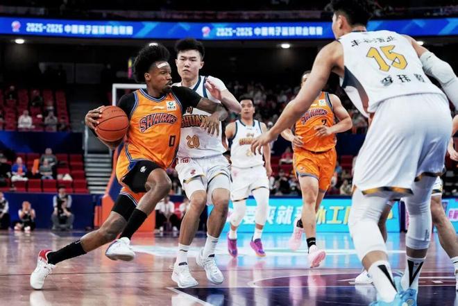 CBA第28轮:上海久事男篮111:71胜四川男篮 CBA第28轮:上海久事男篮111:71胜四川男篮