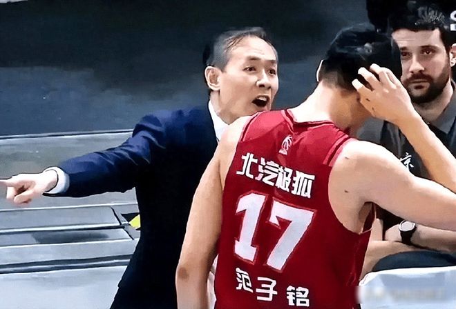 连续被弃用!北京队脓包找到了,许利民亲手割掉,球迷:大快人心 连续被弃用!北京队脓包找到了,许利民亲手割掉,球迷:大快人心