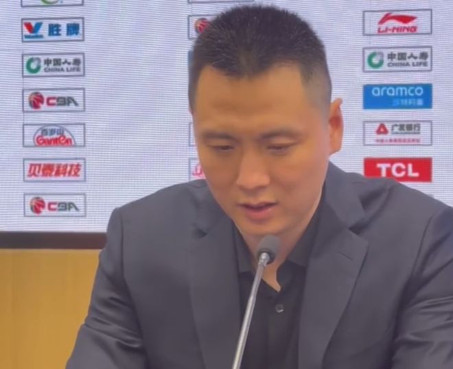 胜四川发布会!卢伟肯定年轻球员发挥+评价小将,李弘权展望下场 胜四川发布会!卢伟肯定年轻球员发挥+评价小将,李弘权展望下场