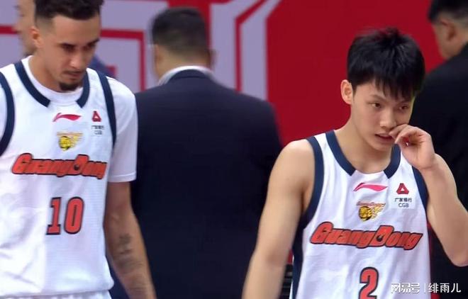 沪粤三番战前!杜锋拒绝跟队,参加活动太离谱,广东队由助教暂代 沪粤三番战前!杜锋拒绝跟队,参加活动太离谱,广东队由助教暂代