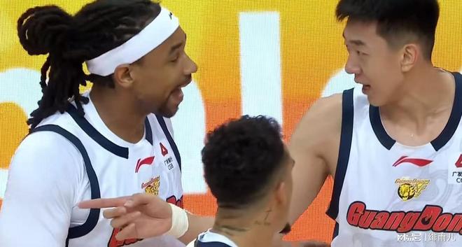 确认离队!杜锋没有随队前往上海客场,广东男篮有望更换主教练? 确认离队!杜锋没有随队前往上海客场,广东男篮有望更换主教练?