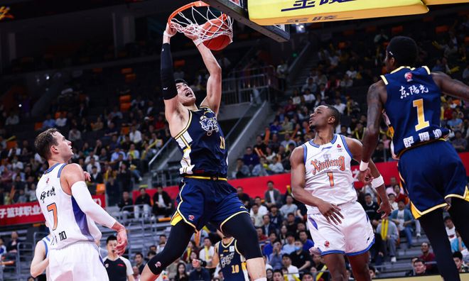 大战之前突然离队!广东男篮再少一人,京粤大战凶多吉少 大战之前突然离队!广东男篮再少一人,京粤大战凶多吉少