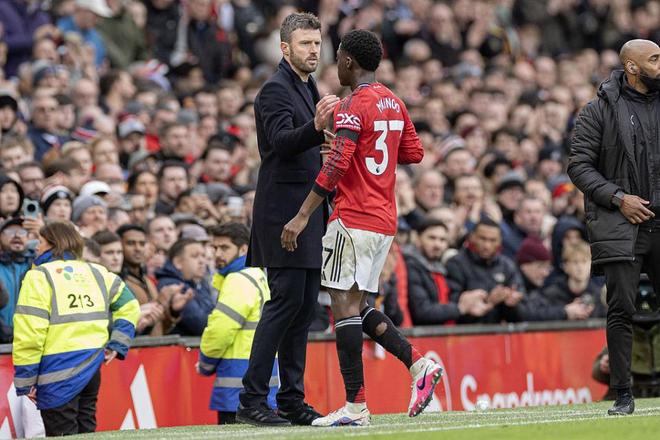 卡里克带队9场赢7场!曼联还没确定让卡里克转正 是对他哪不满吗 卡里克带队9场赢7场!曼联还没确定让卡里克转正 是对他哪不满吗