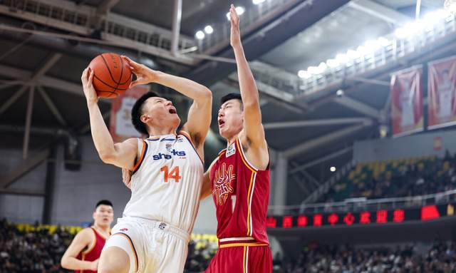 CBA最新排名!上海第一太稳,黑马杀进前八,北控跌出季后赛区 CBA最新排名!上海第一太稳,黑马杀进前八,北控跌出季后赛区