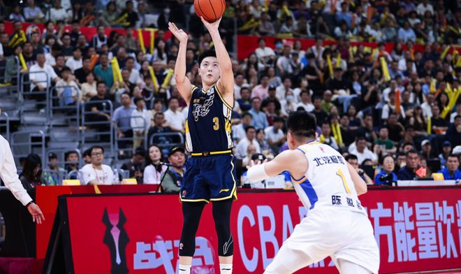 看了张皓嘉上空篮不进后杜锋的反应,才知道,焦泊乔为什么会离队 看了张皓嘉上空篮不进后杜锋的反应,才知道,焦泊乔为什么会离队