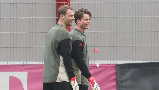 图片报:诺伊尔已经完全恢复,将在对阵弗赖堡的比赛复出 图片报:诺伊尔已经完全恢复,将在对阵弗赖堡的比赛复出