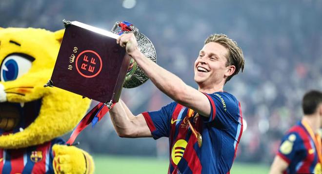 阿斯:德容需注意身体恢复情况,在欧冠和世界杯之间找到平衡 阿斯:德容需注意身体恢复情况,在欧冠和世界杯之间找到平衡