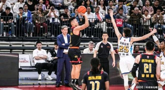 CBA常规赛第33轮 深圳马可波罗队主场109比94战胜浙江