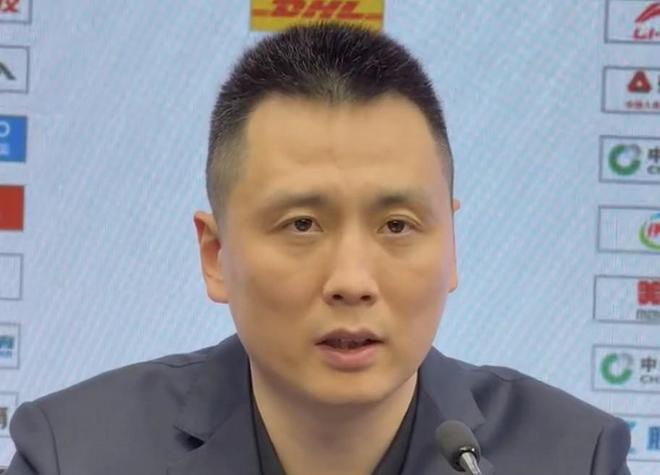 卢伟:大家的拼劲值得鼓励,希望能健康地打完剩余的所有比赛 卢伟:大家的拼劲值得鼓励,希望能健康地打完剩余的所有比赛