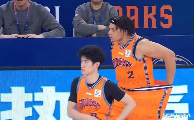 上海队送大礼了?CBA第一大外援逼宫主帅,广东男篮成最大赢家! 上海队送大礼了?CBA第一大外援逼宫主帅,广东男篮成最大赢家!