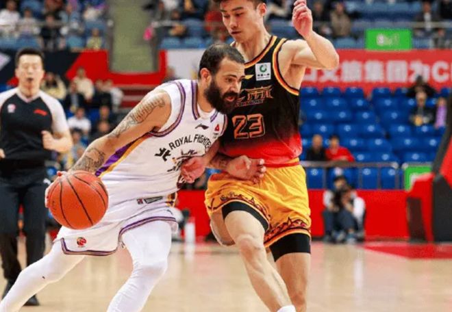 张庆鹏在干啥?仅靠三人单打!死草三宁致末节哑火,也不重用佩里 张庆鹏在干啥?仅靠三人单打!死草三宁致末节哑火,也不重用佩里