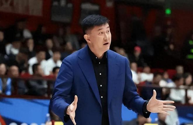 坑惨广东队!投篮8中1,在场等于4打5,粤蜜:他一点作用都没有 坑惨广东队!投篮8中1,在场等于4打5,粤蜜:他一点作用都没有