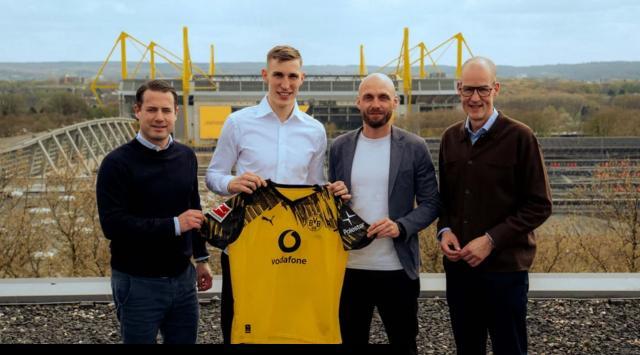 官方:多特蒙德与尼科·施洛特贝克续约至2031年 官方:多特蒙德与尼科·施洛特贝克续约至2031年