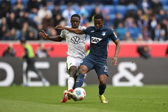 体图:利物浦考察霍村边锋杜尔,阿森纳、拜仁也在关注球员 体图:利物浦考察霍村边锋杜尔,阿森纳、拜仁也在关注球员