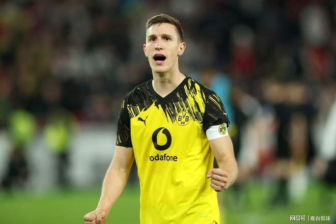 无缘红魔!多特左脚中卫拒绝转会,曼联还有两大备选 无缘红魔!多特左脚中卫拒绝转会,曼联还有两大备选