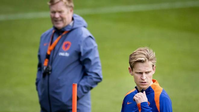 每体:随着世界杯日益临近,科曼希望德容的回归能更加谨慎 每体:随着世界杯日益临近,科曼希望德容的回归能更加谨慎