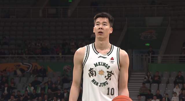 双外援合砍41+27，辽宁男篮奇招制胜，赵继伟20+6，冲击前六有望