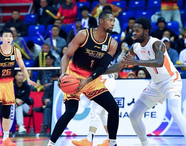 30分+30分+36分！这才是被严重低估的顶级大外援，下赛季身价暴涨