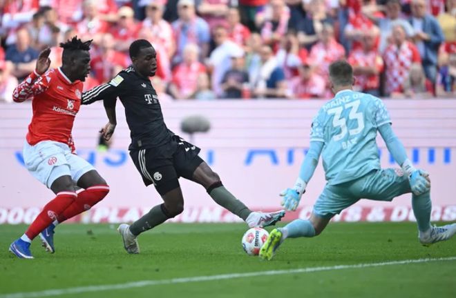 拜仁又创德甲新纪录！单季客场狂轰50球，杰克逊写意凌空斩