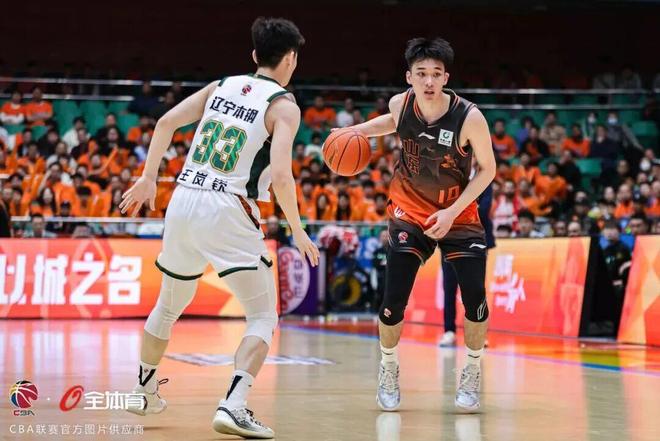 事不过三成诅咒，山东男篮不能再软，高诗岩该硬一回